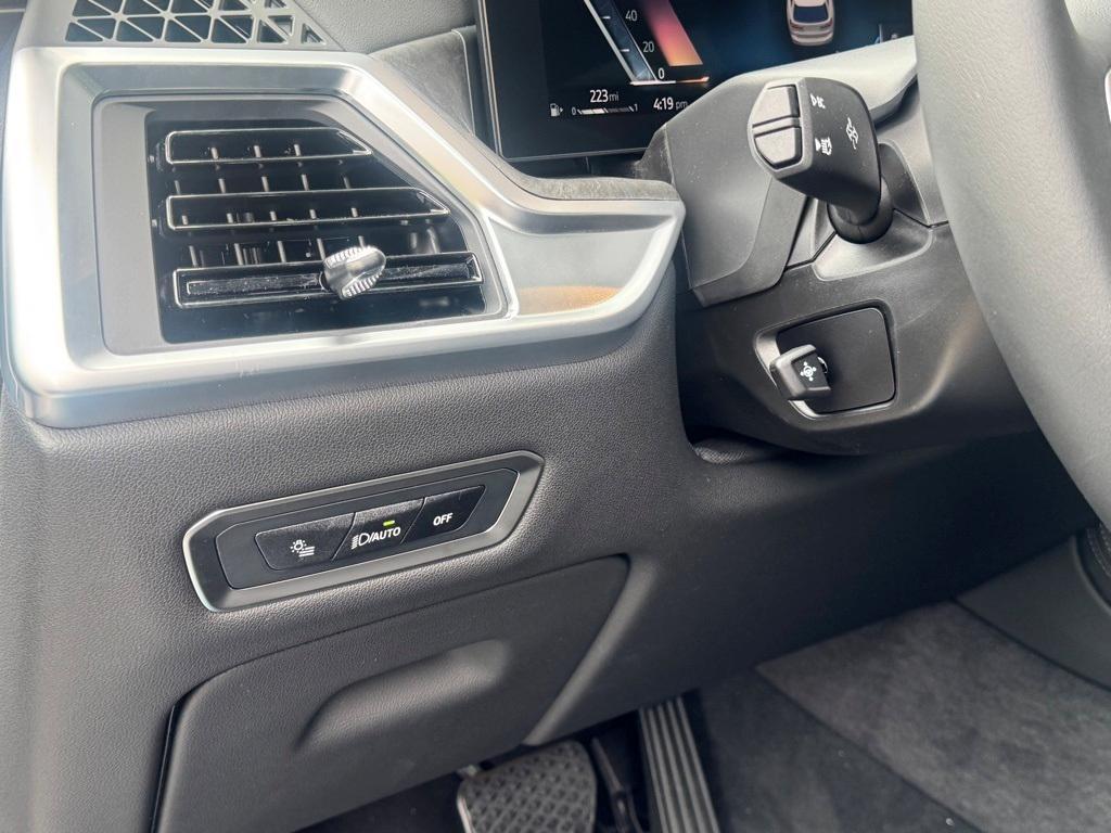 new 2026 BMW X7 car, priced at $89,765