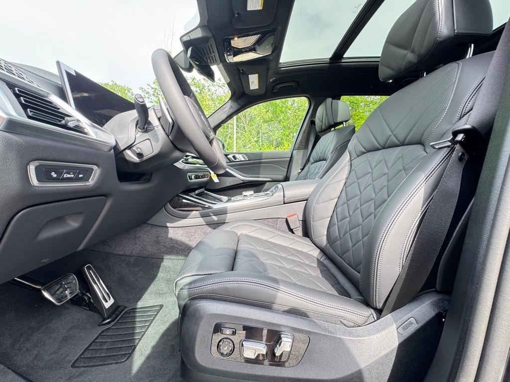 new 2026 BMW X7 car, priced at $95,755