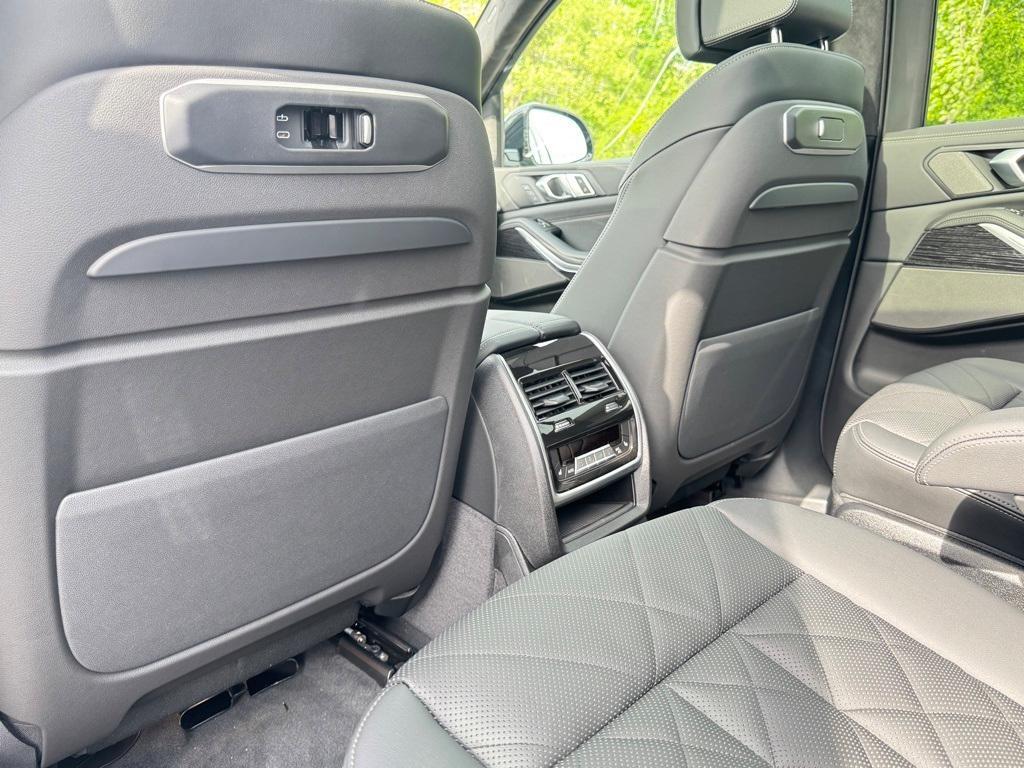 new 2026 BMW X7 car, priced at $95,755