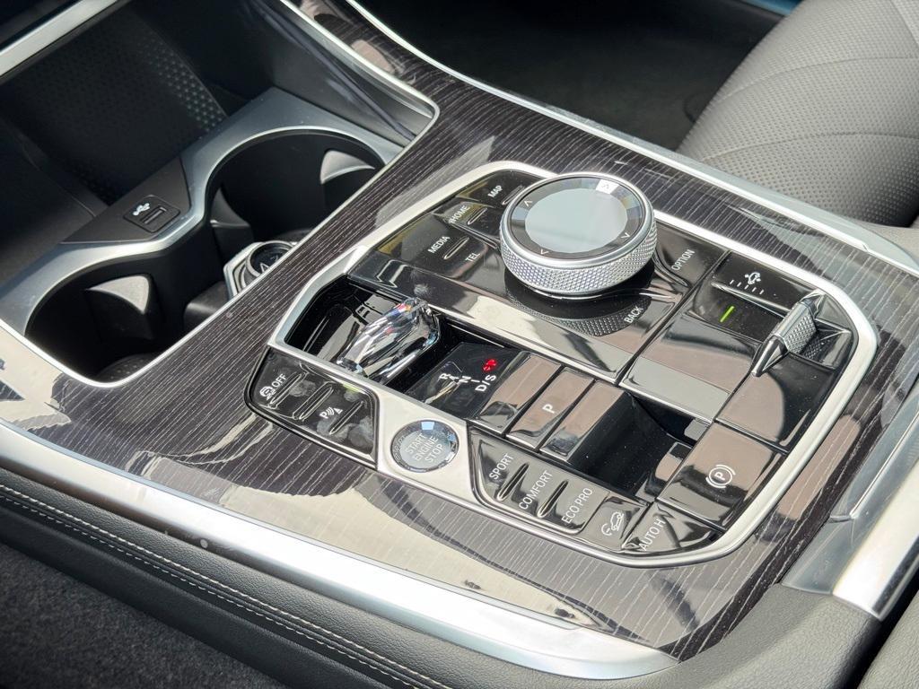 new 2026 BMW X7 car, priced at $95,755