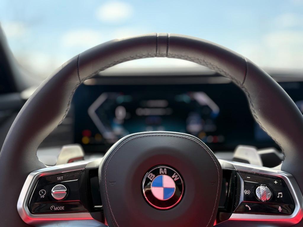 new 2025 BMW 760 car, priced at $123,575