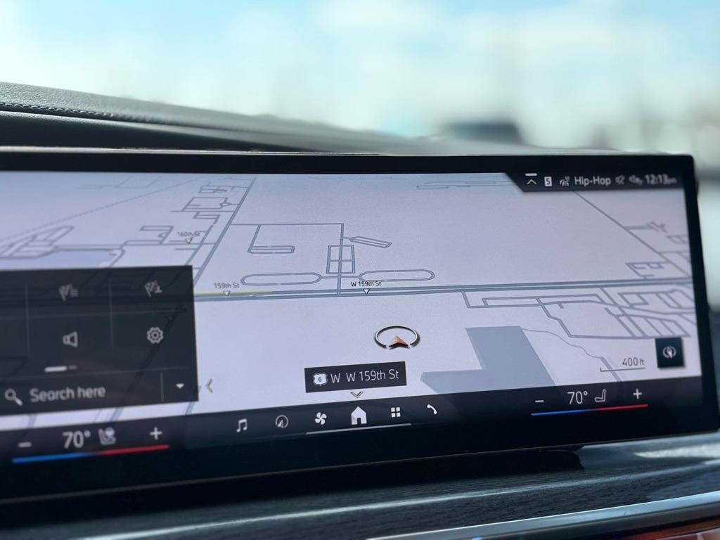 new 2025 BMW 760 car, priced at $123,575