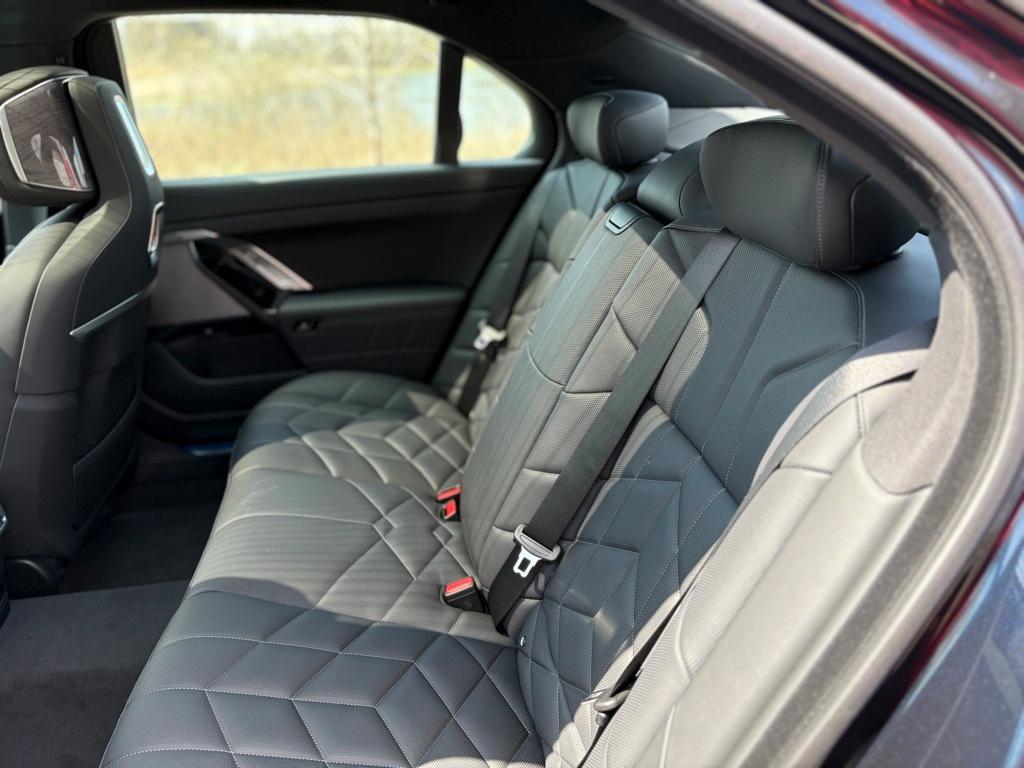 new 2025 BMW 760 car, priced at $123,575