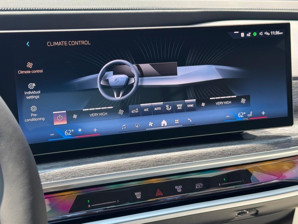 new 2025 BMW 760 car, priced at $129,455