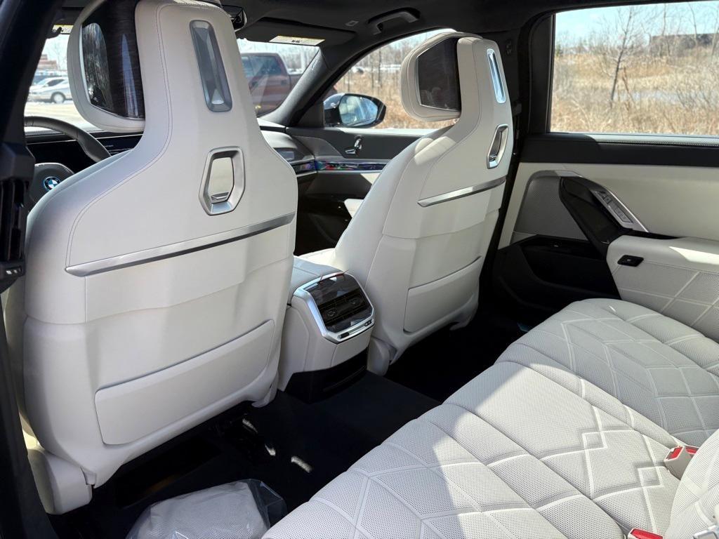 new 2025 BMW i7 car, priced at $127,125