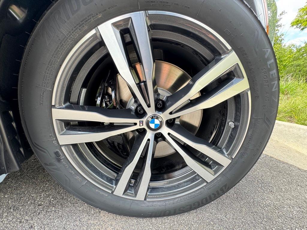 new 2026 BMW X7 car, priced at $95,085