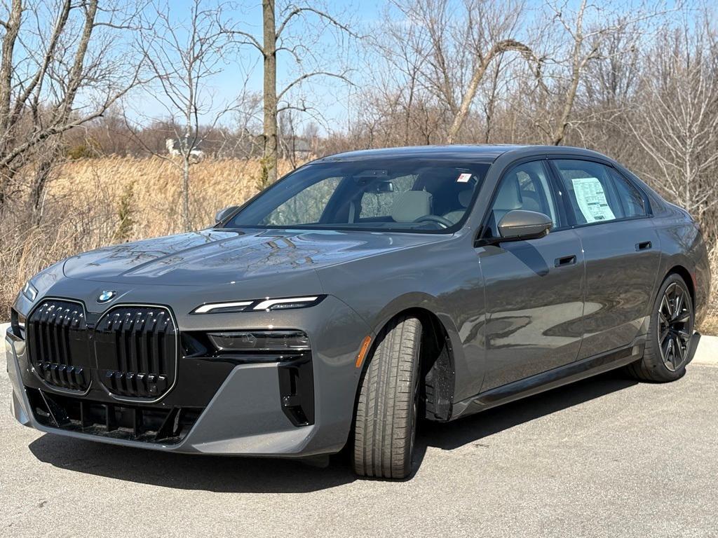 new 2025 BMW 760 car, priced at $132,485