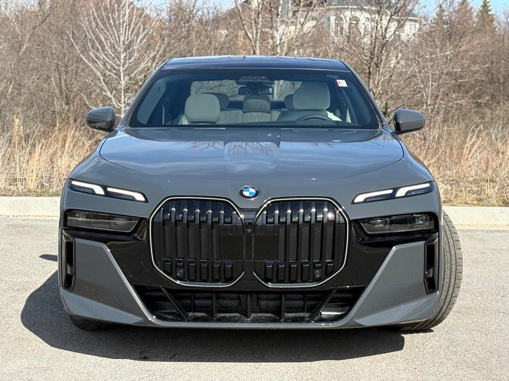 new 2025 BMW 760 car, priced at $132,485