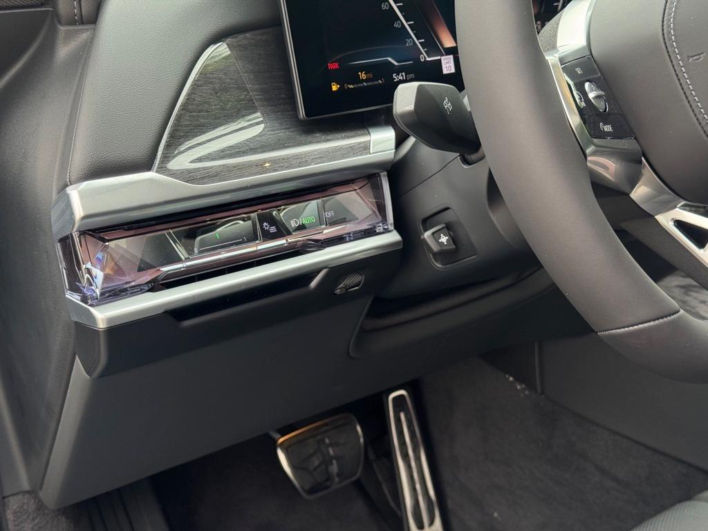 new 2025 BMW 760 car, priced at $129,225