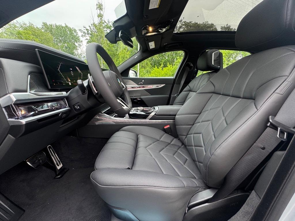 new 2025 BMW 760 car, priced at $129,225