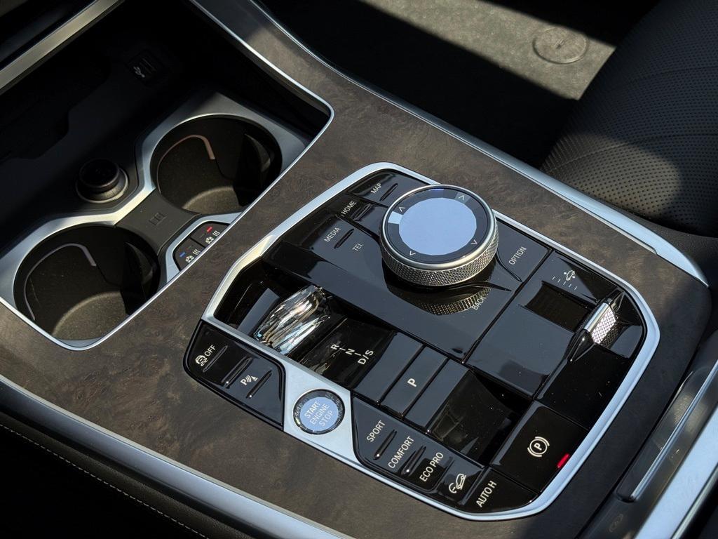 new 2026 BMW X7 car, priced at $99,175