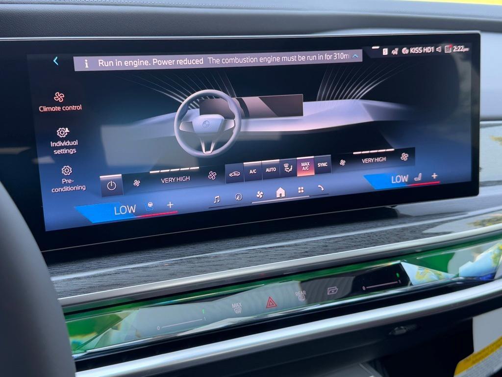 new 2025 BMW 760 car, priced at $137,930