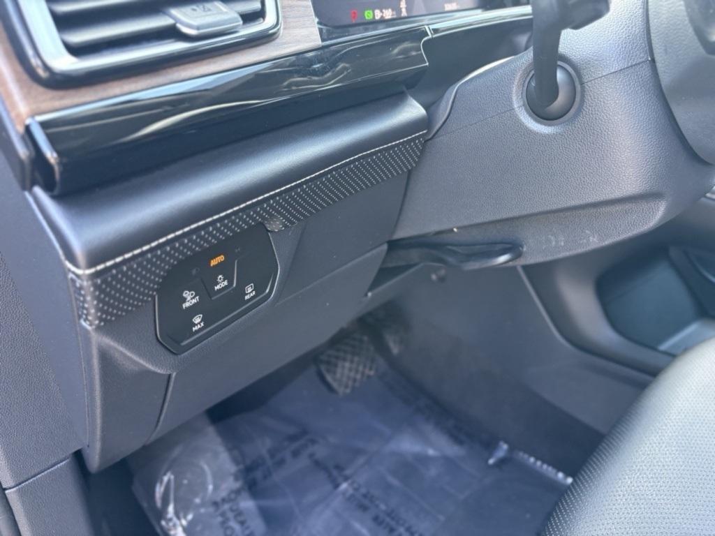 used 2024 Volkswagen Atlas car, priced at $31,147