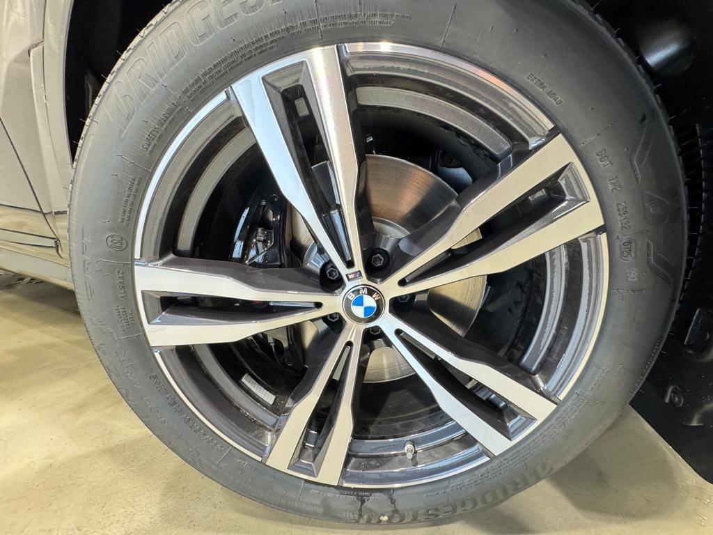 new 2026 BMW X7 car, priced at $92,785
