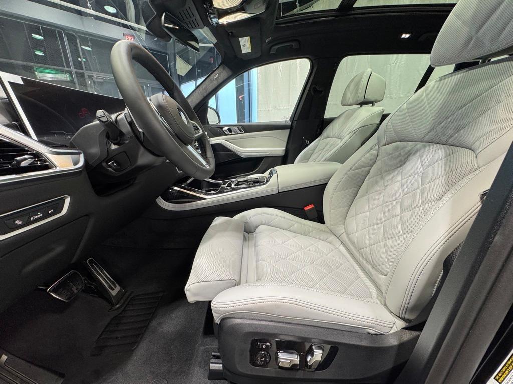 new 2026 BMW X7 car, priced at $92,785
