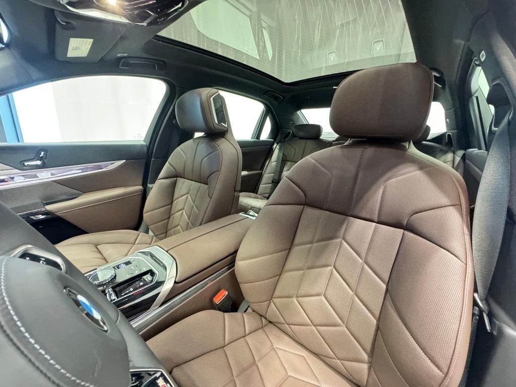new 2025 BMW 760 car, priced at $128,680