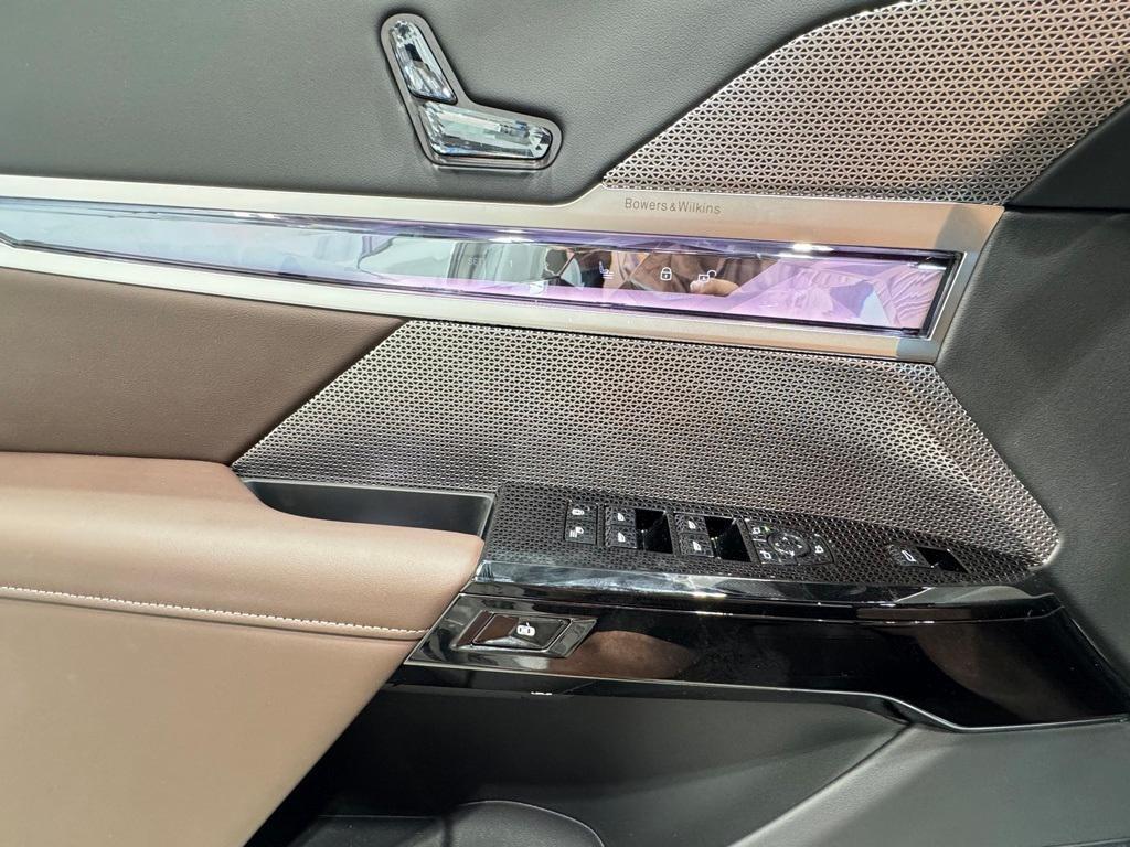 new 2025 BMW 760 car, priced at $128,680