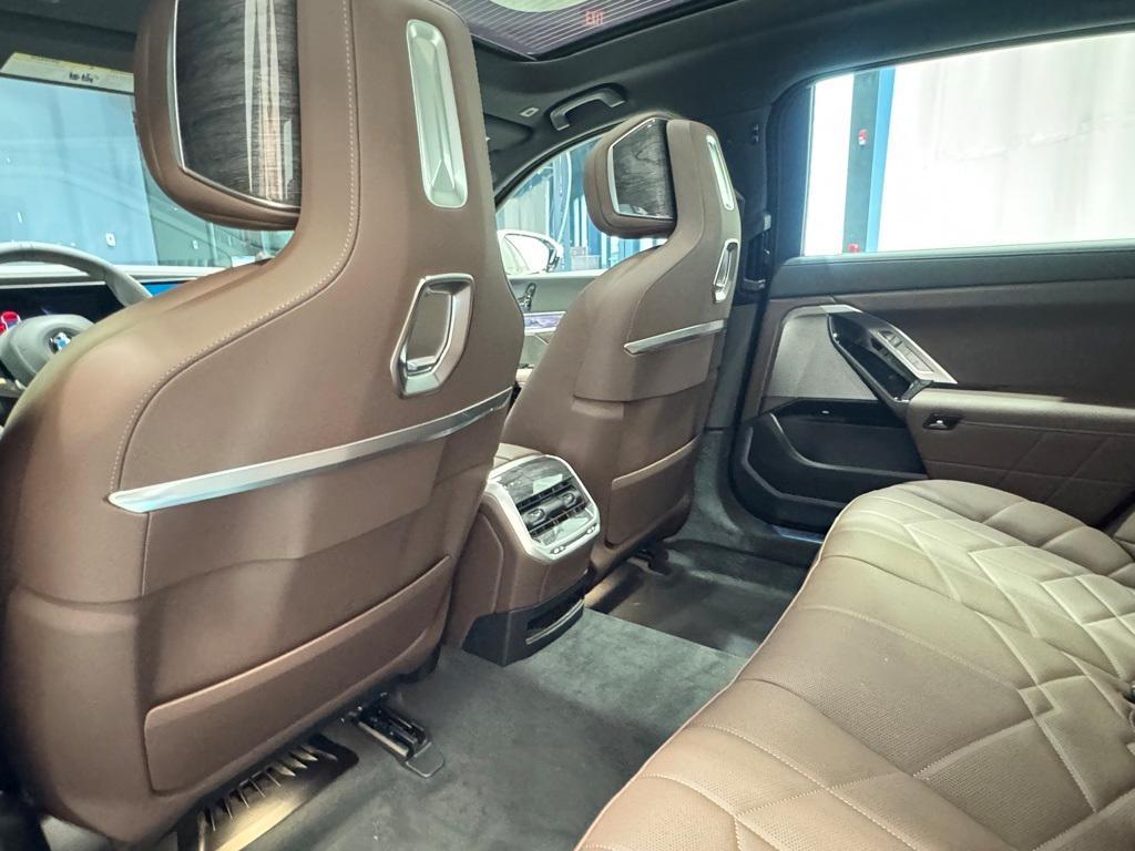 new 2025 BMW 760 car, priced at $128,680