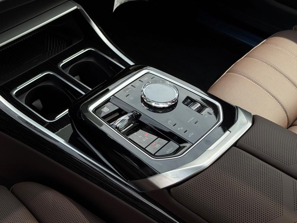 new 2025 BMW 740 car, priced at $105,905