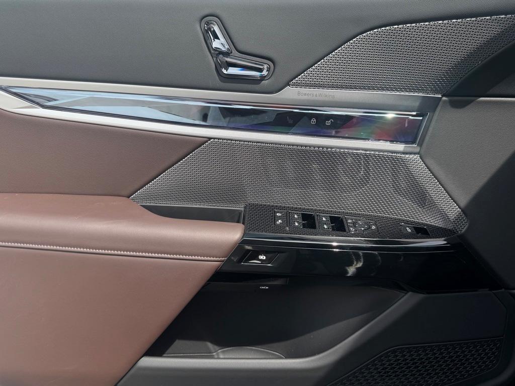 new 2025 BMW 740 car, priced at $105,905