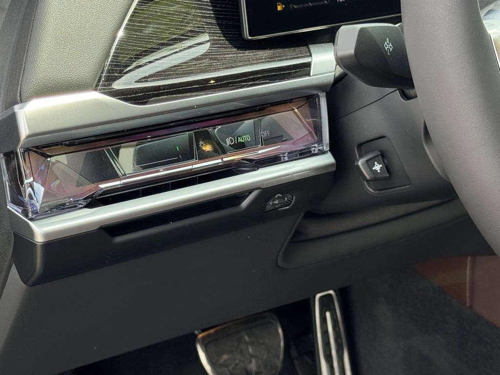 new 2025 BMW 740 car, priced at $105,905