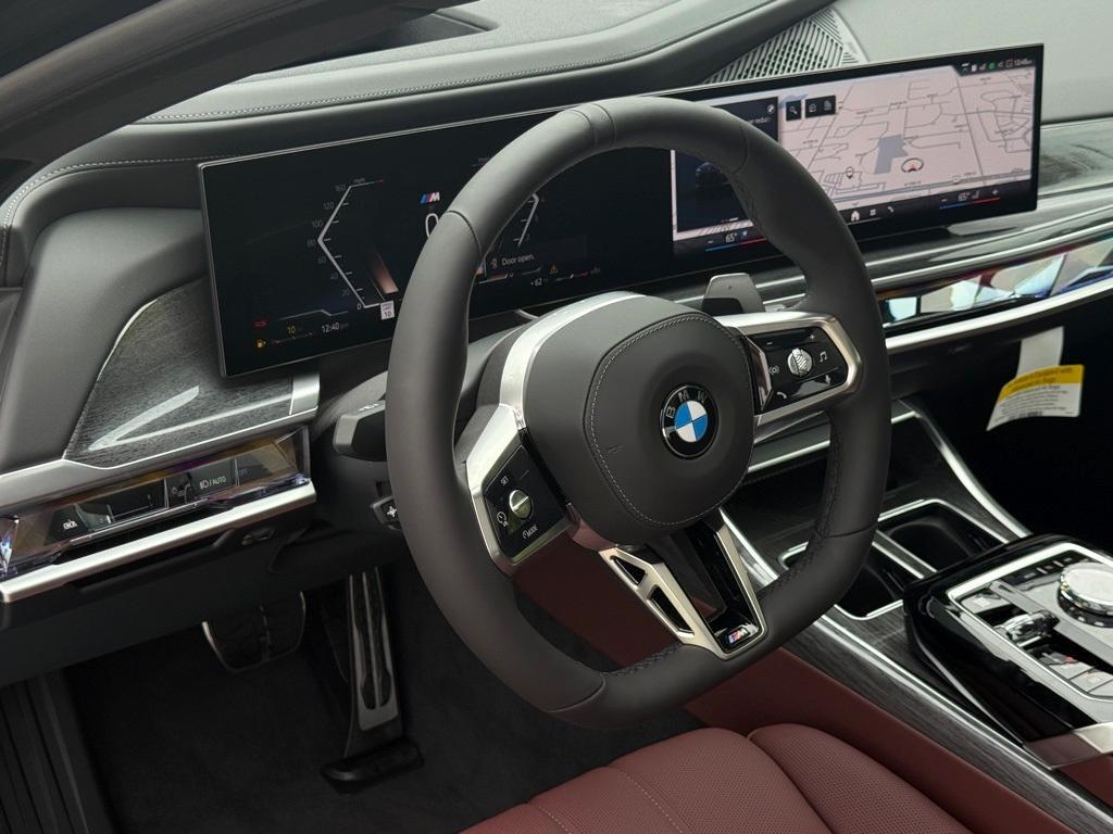 new 2025 BMW 760 car, priced at $132,475