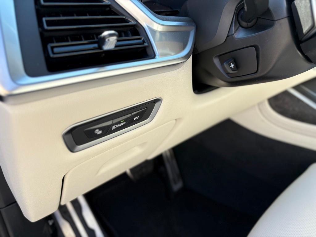 new 2025 BMW X7 car, priced at $126,975