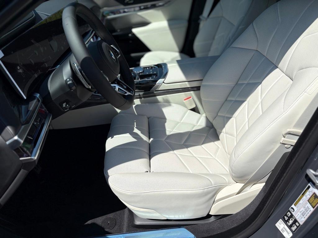 new 2025 BMW 760 car, priced at $133,105