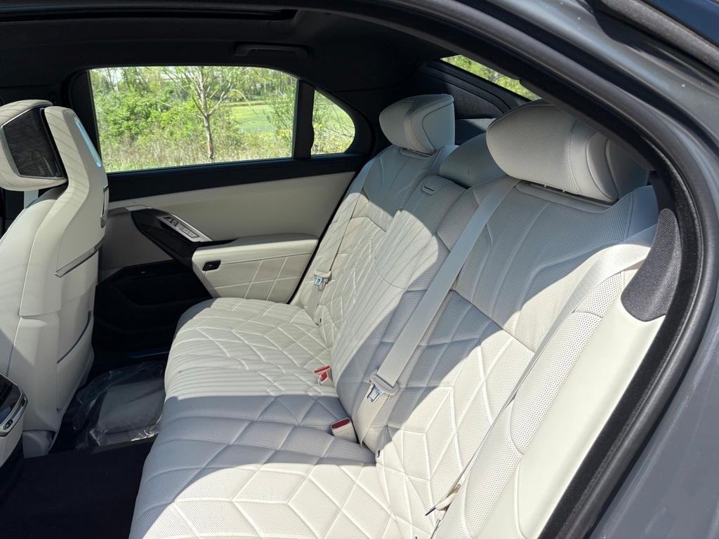 new 2025 BMW 760 car, priced at $133,105