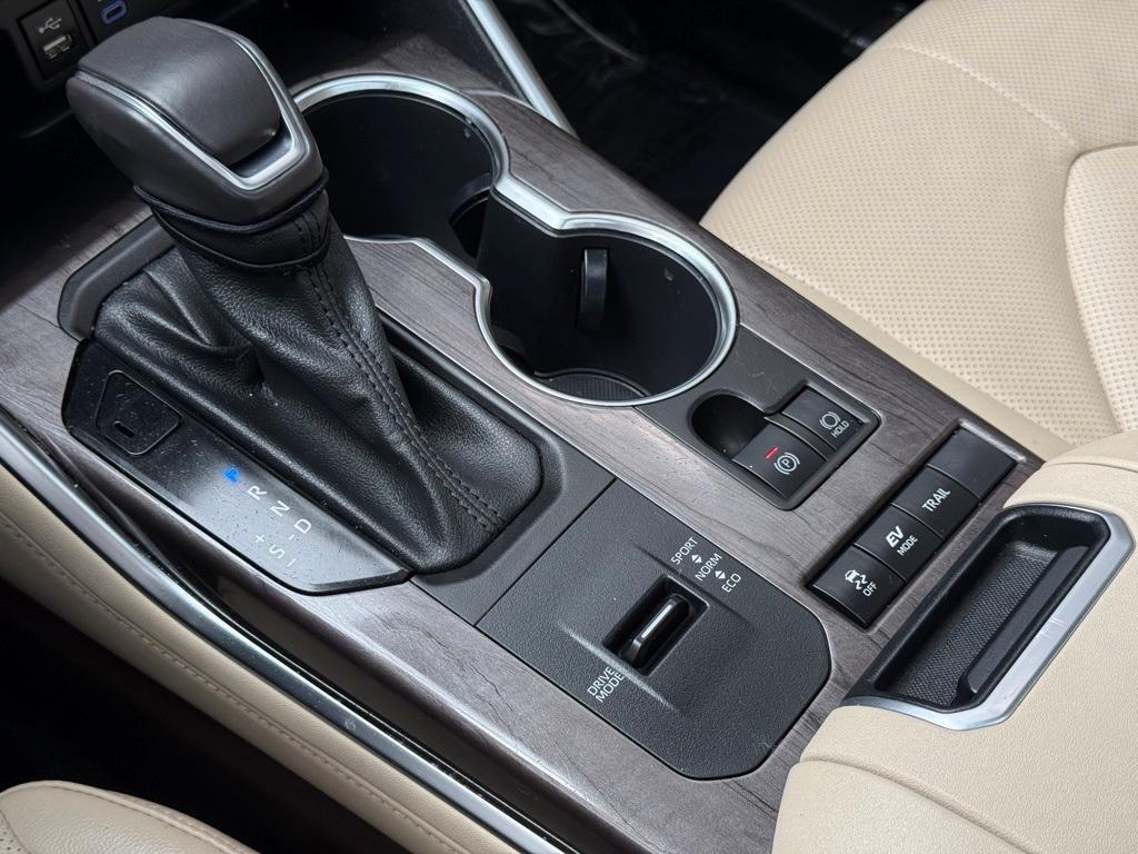 used 2022 Toyota Highlander Hybrid car, priced at $44,099