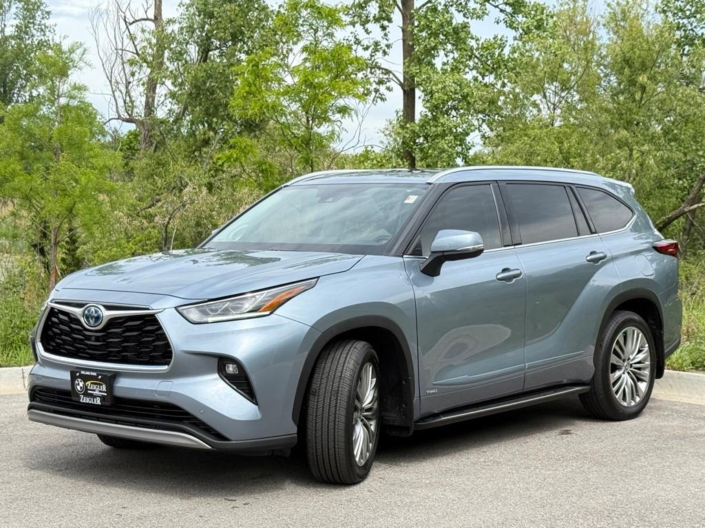 used 2022 Toyota Highlander Hybrid car, priced at $44,099