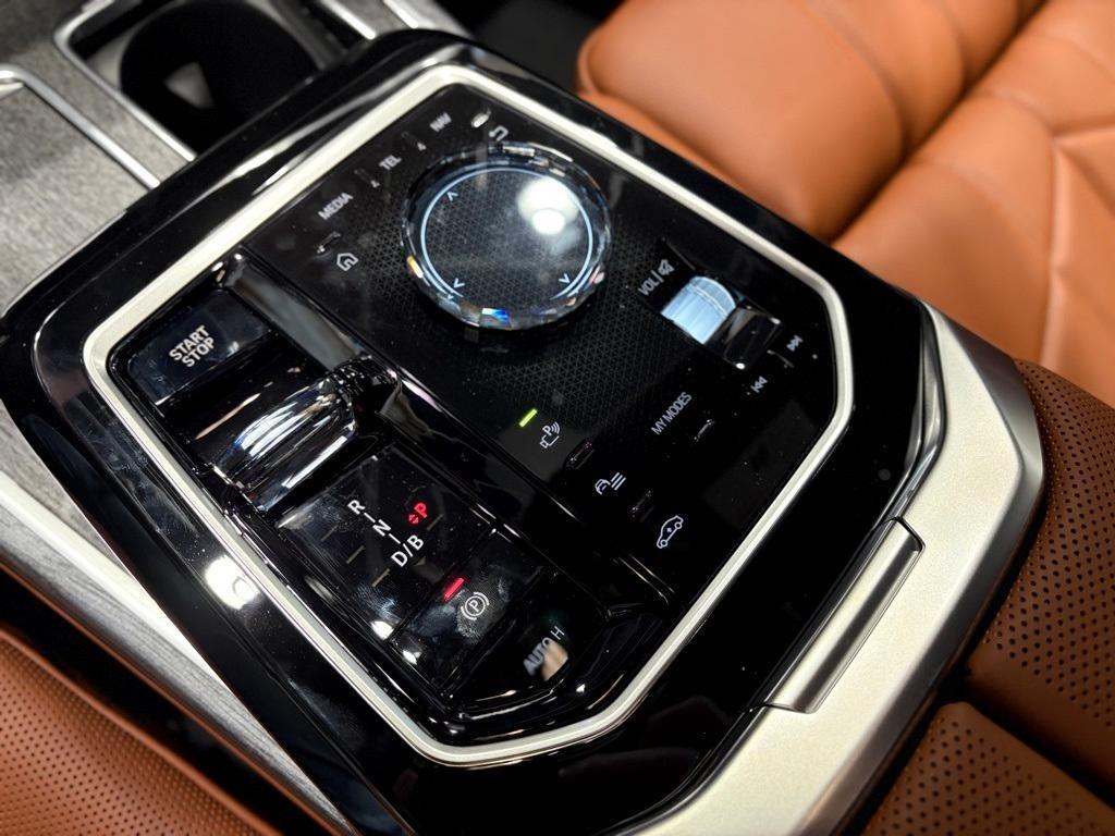 new 2025 BMW i7 car, priced at $127,125