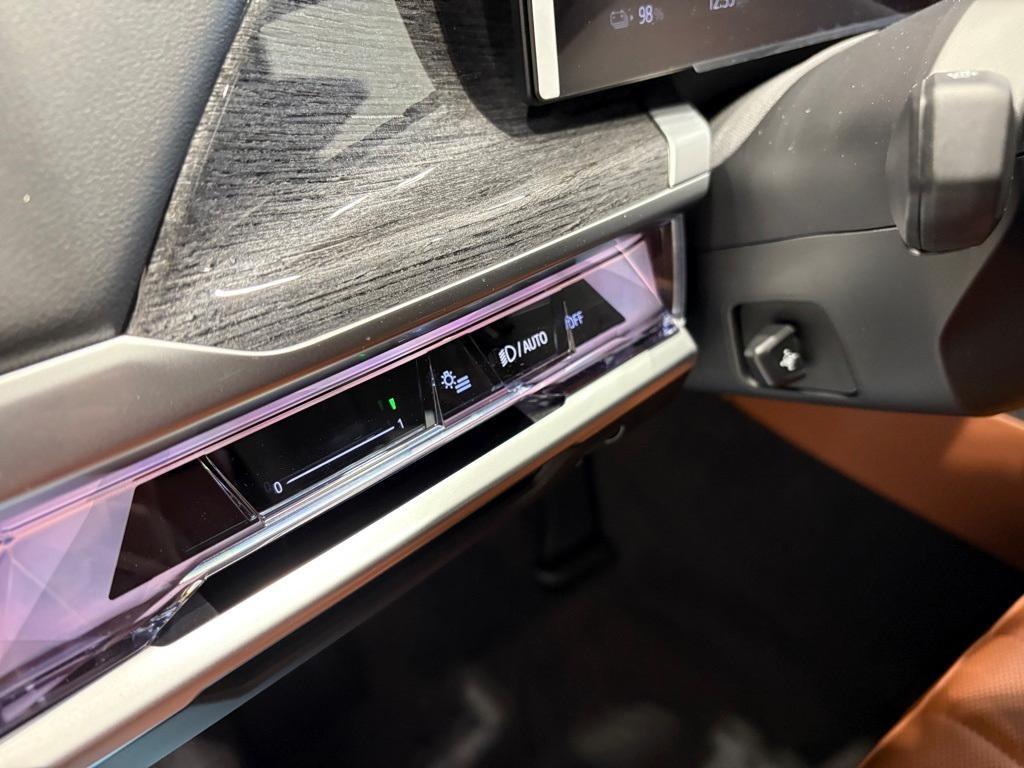 new 2025 BMW i7 car, priced at $127,125