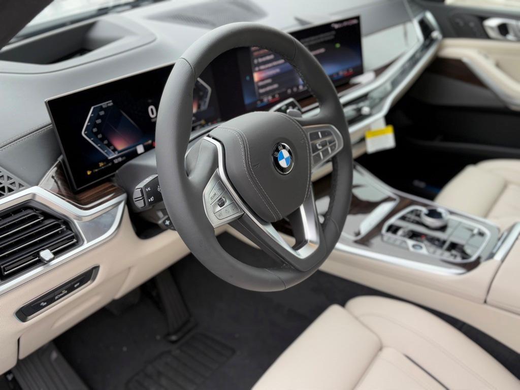 used 2025 BMW X7 car