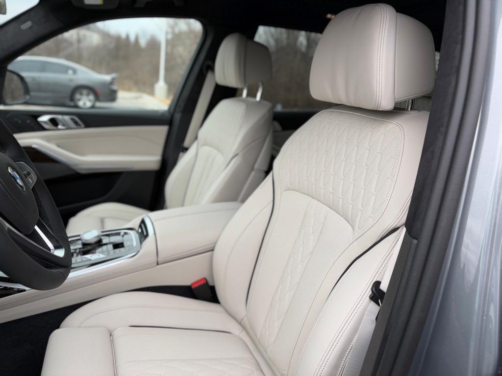 used 2025 BMW X7 car