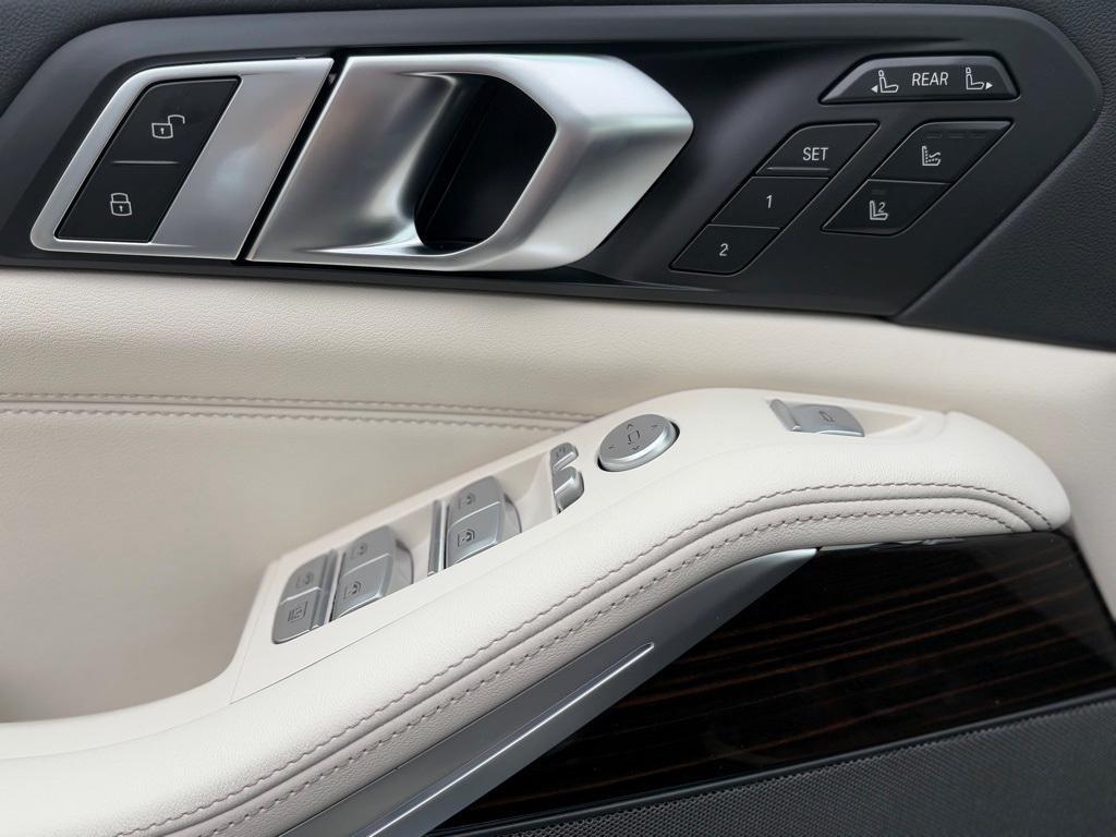 used 2025 BMW X7 car
