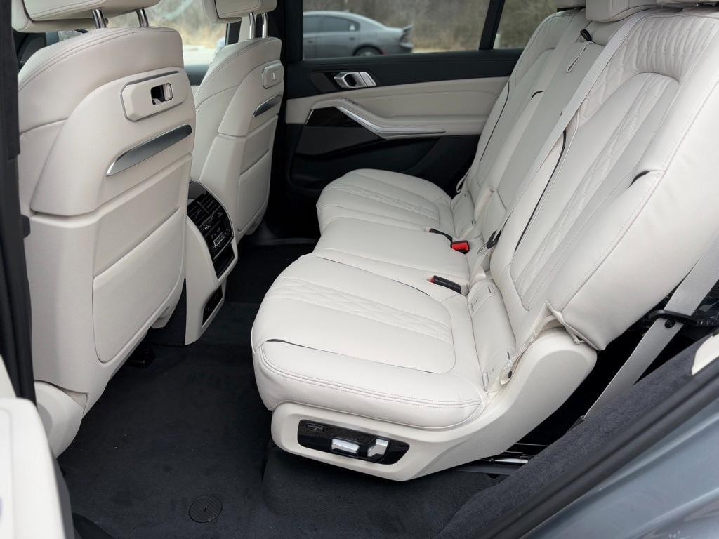 used 2025 BMW X7 car