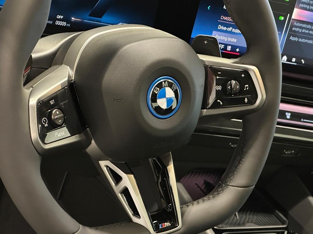 new 2025 BMW 550e car, priced at $78,310