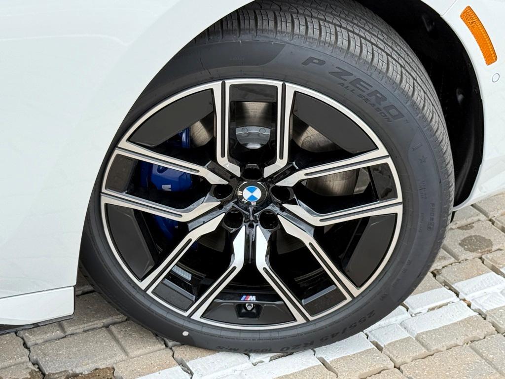 new 2025 BMW 760 car, priced at $126,275