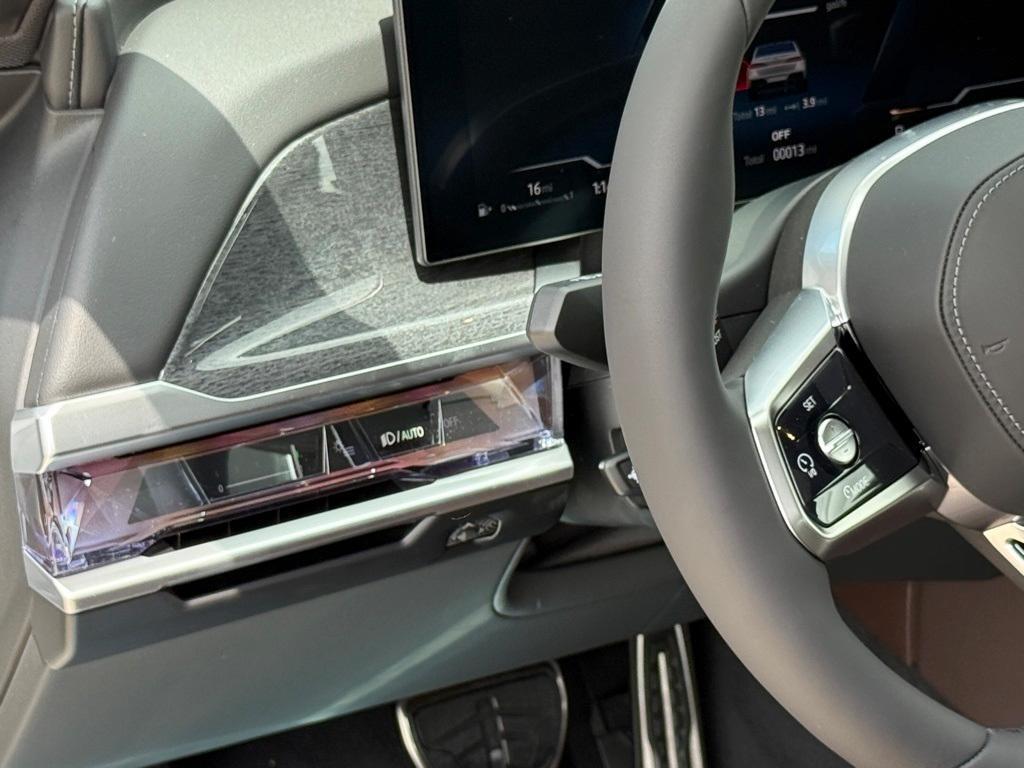 new 2025 BMW 760 car, priced at $126,275