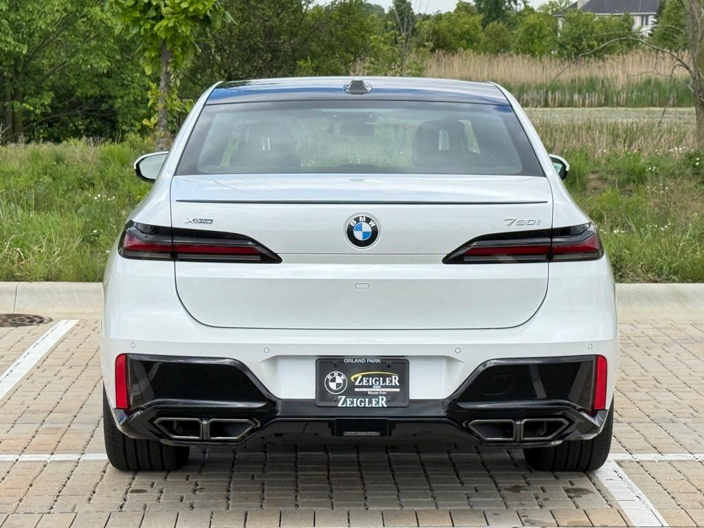 new 2025 BMW 760 car, priced at $126,275