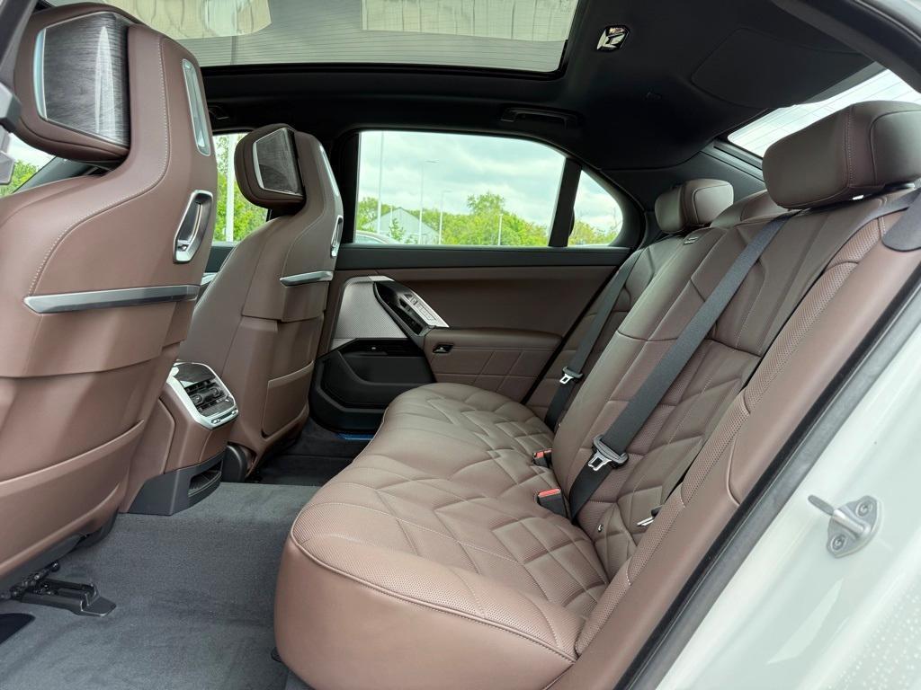 new 2025 BMW 760 car, priced at $126,275