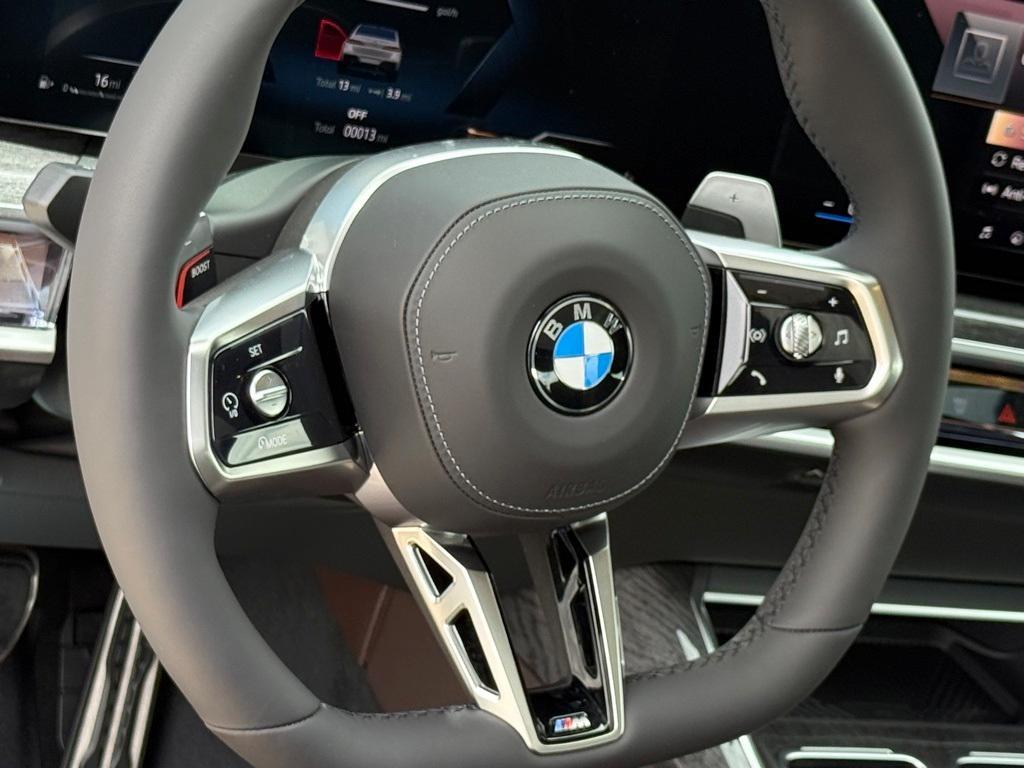 new 2025 BMW 760 car, priced at $126,275