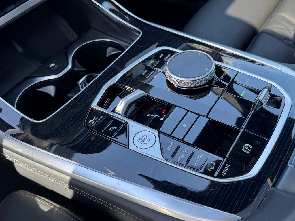 new 2026 BMW X7 car, priced at $115,205