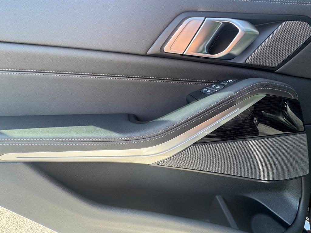 new 2026 BMW X7 car, priced at $115,205