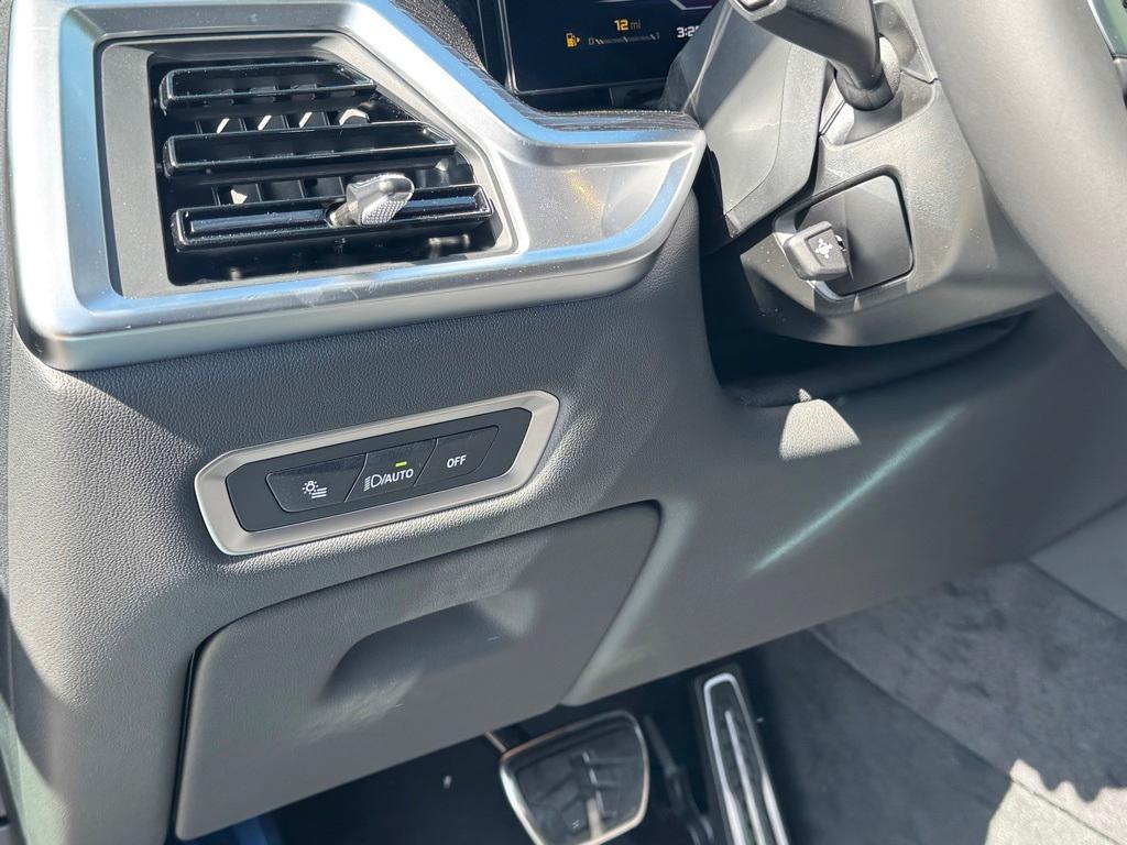 new 2026 BMW X7 car, priced at $115,205