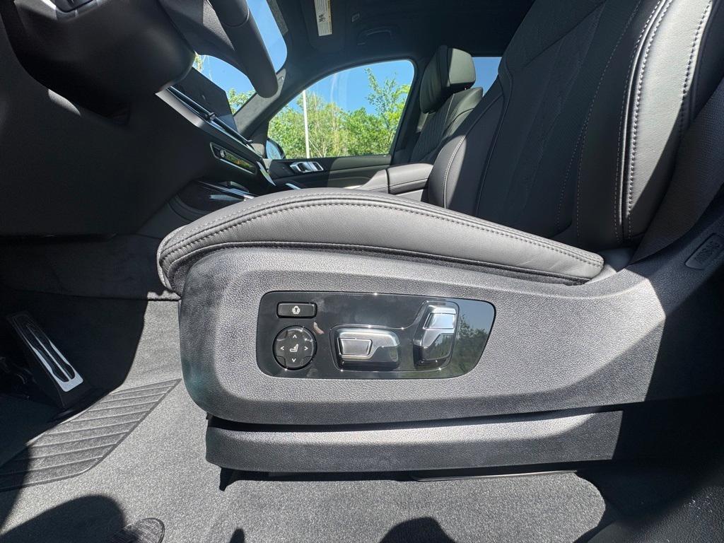 new 2026 BMW X7 car, priced at $115,205