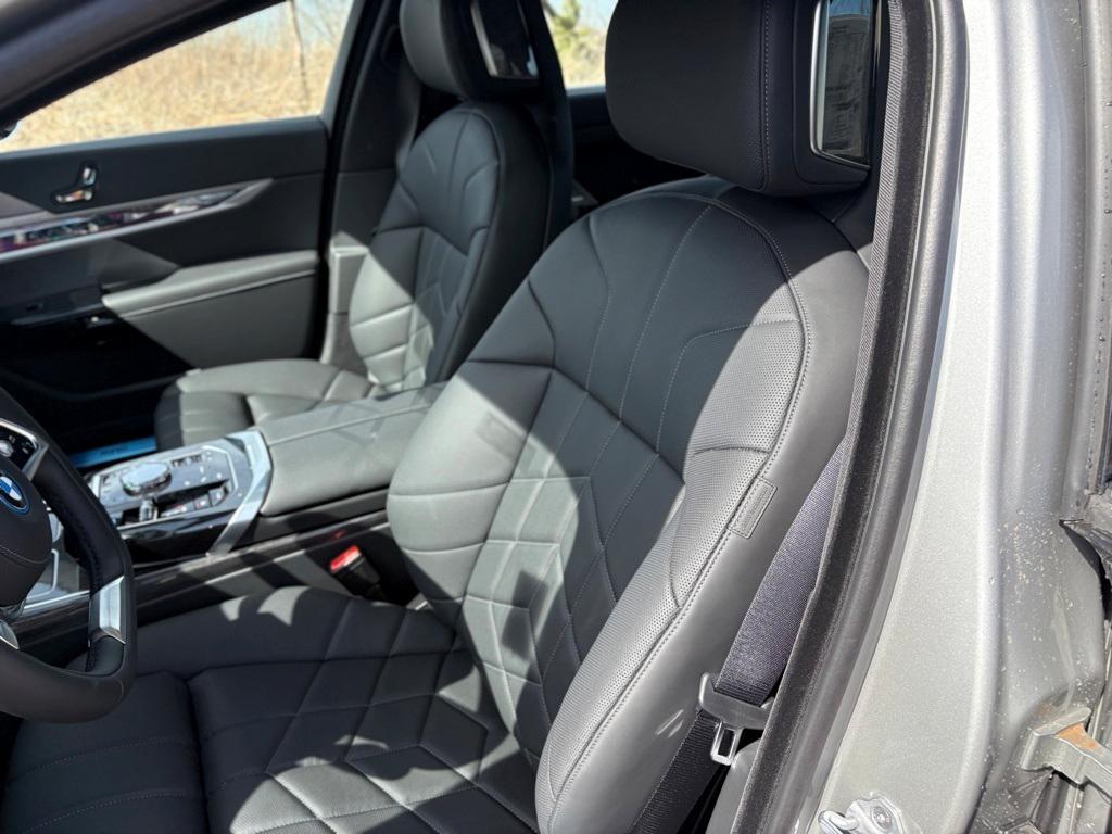new 2025 BMW i7 car, priced at $127,125