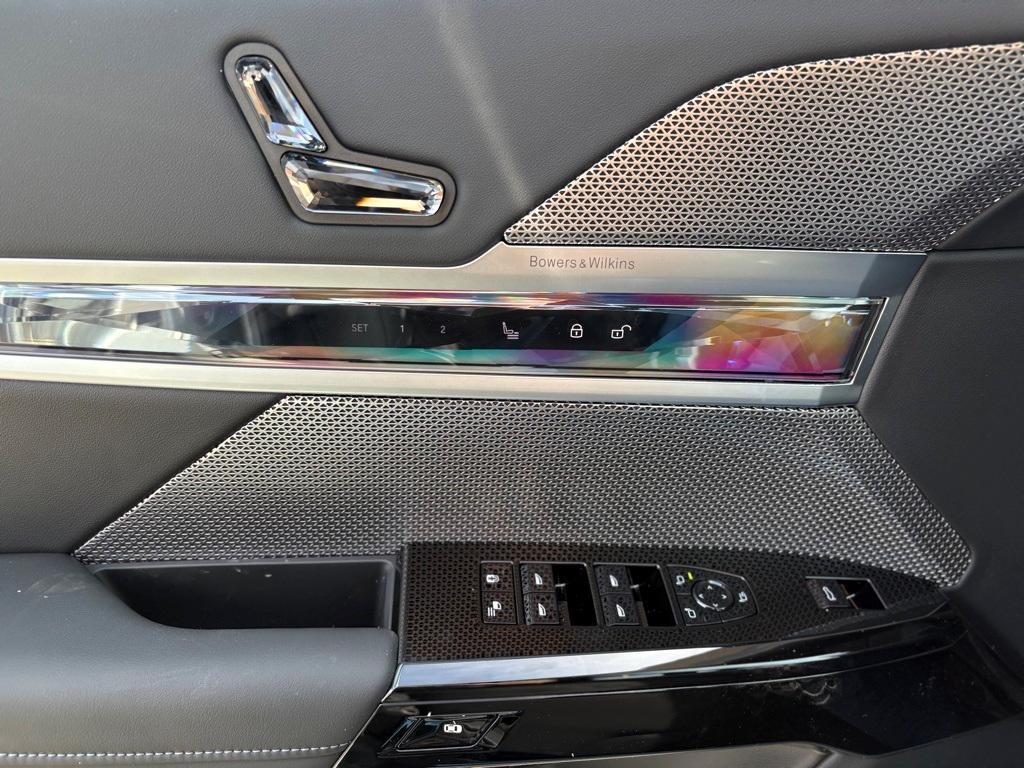 new 2025 BMW i7 car, priced at $127,125