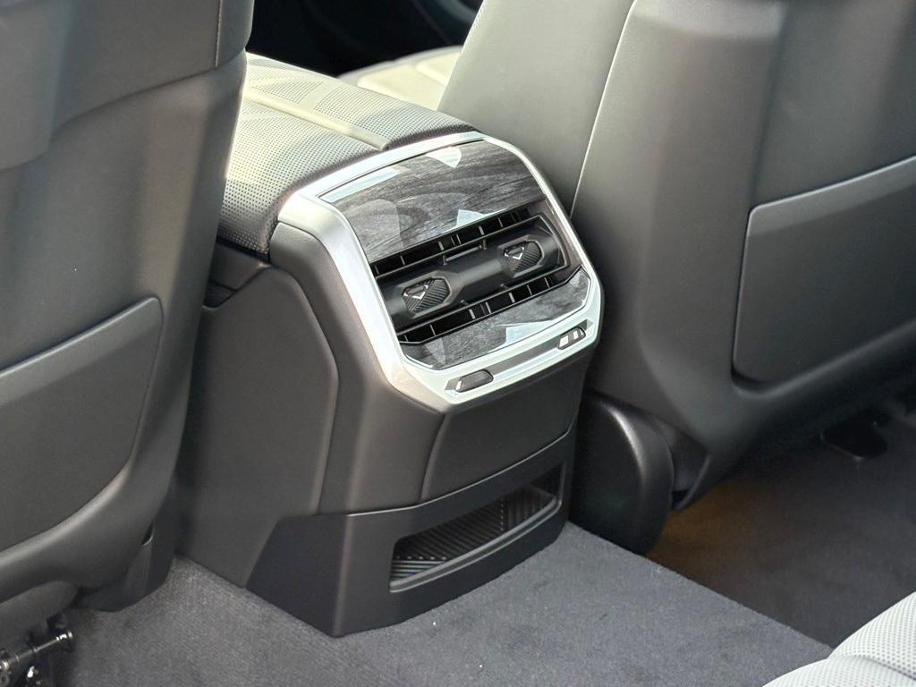 new 2025 BMW i7 car, priced at $127,125